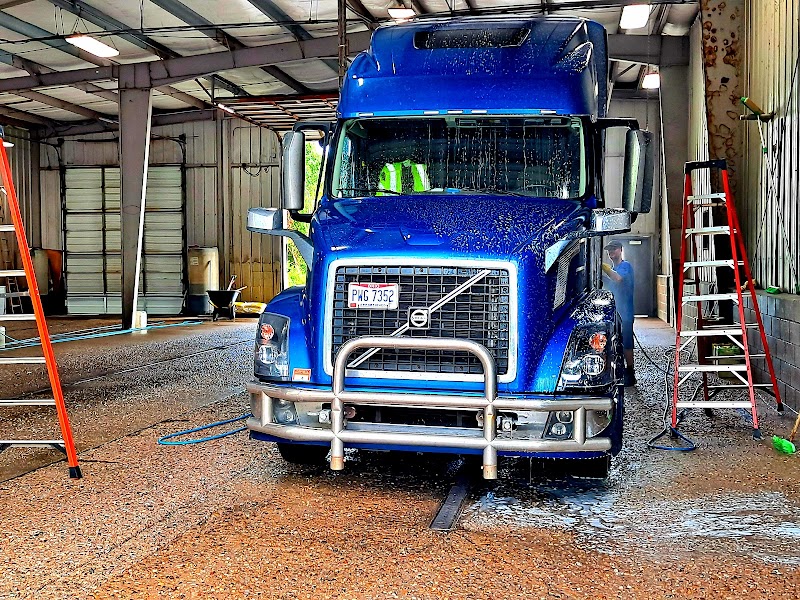 Scrub-A-Truck image 2