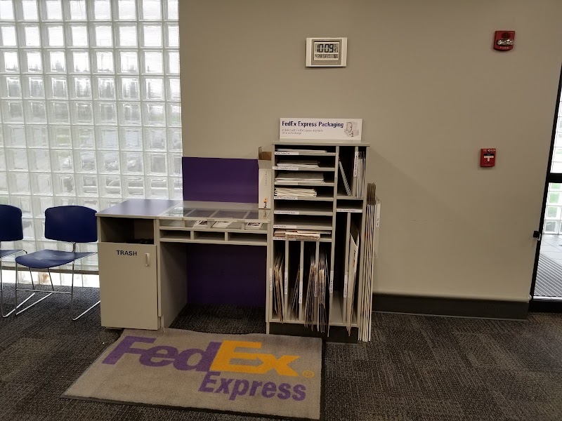 FedEx Ship Center image 2