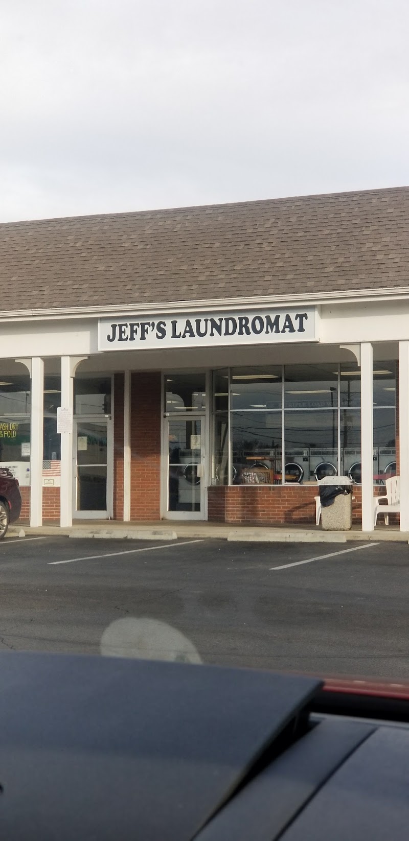 Jeffs Laundromat image 8